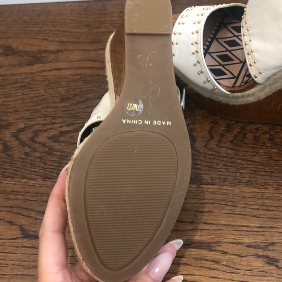 The Nashville Wedge 🙌 - Picture 4 of 7